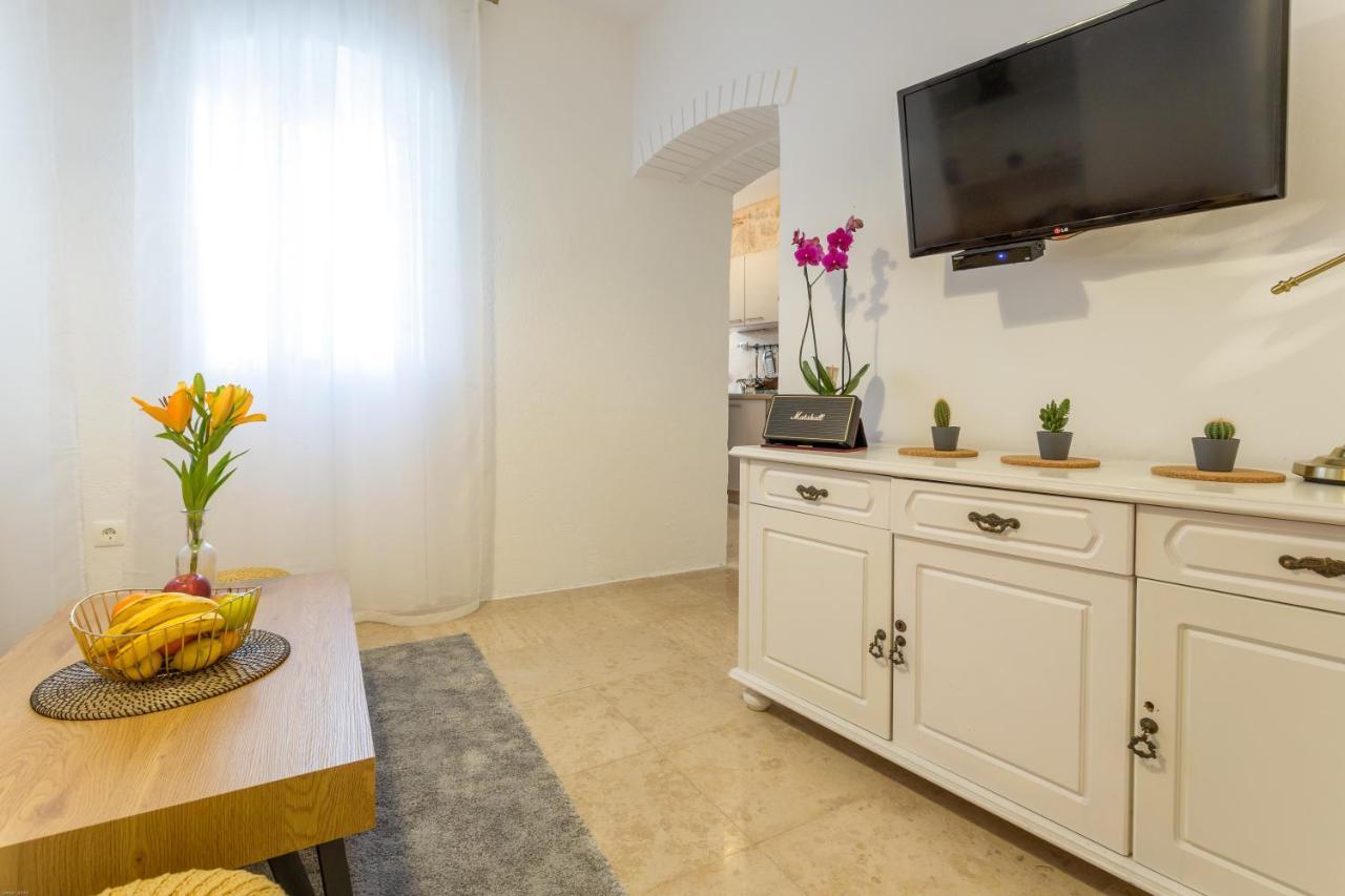 Lola Apartments - Zf Hvar Hvar Town Bagian luar foto