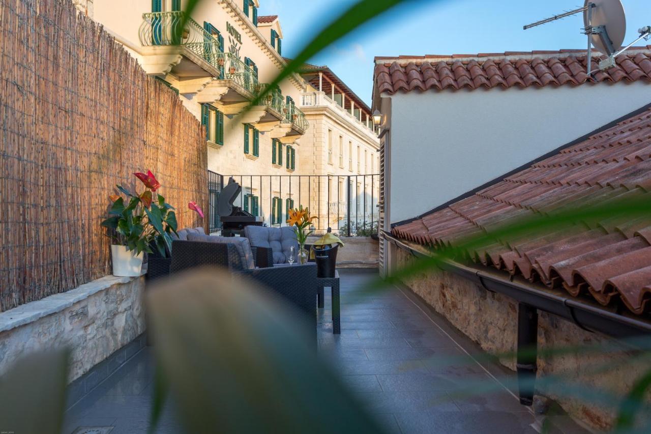 Lola Apartments - Zf Hvar Hvar Town Bagian luar foto