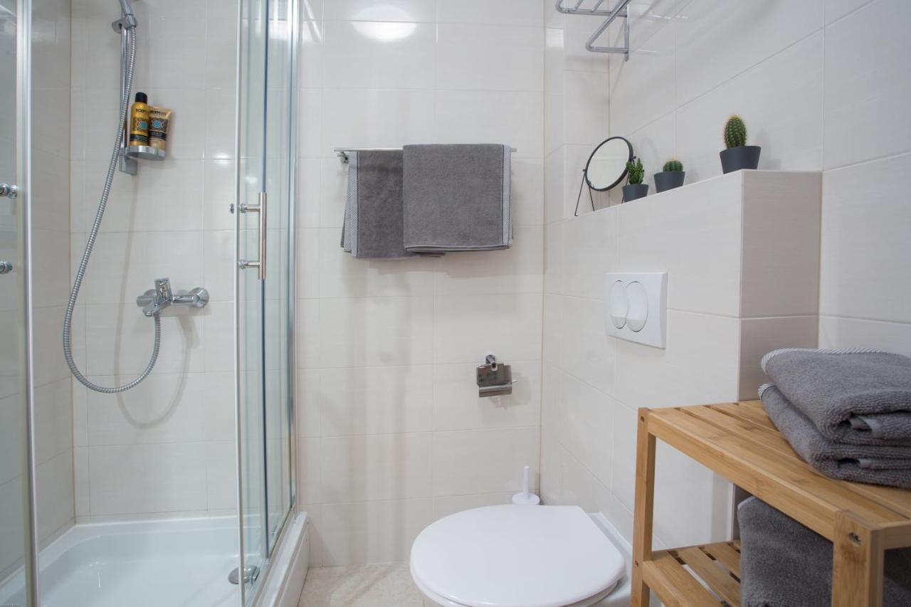 Lola Apartments - Zf Hvar Hvar Town Bagian luar foto